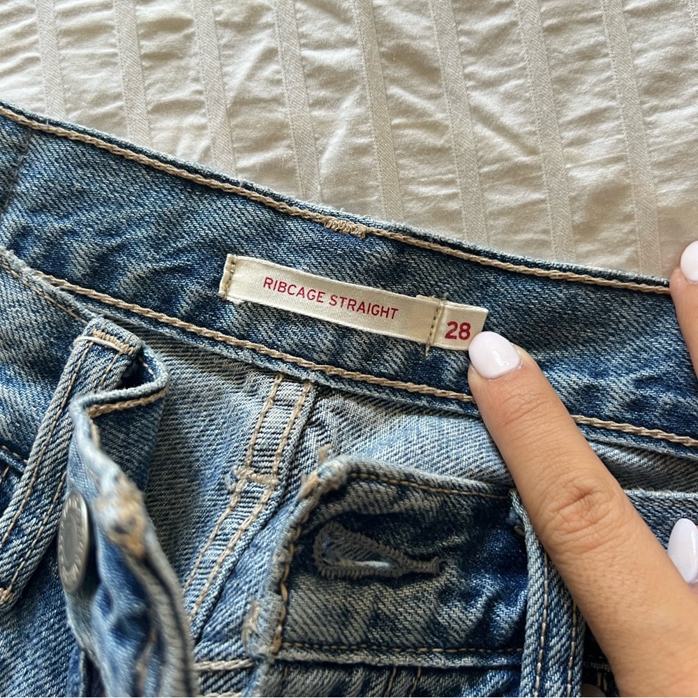 Levi’s Wellthread Rib Cage Jeans - Picture 2 of 4